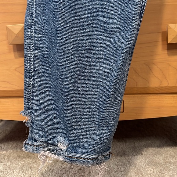 American Eagle size 8 regular stretch distressed mom jeans - Picture 7 of 13